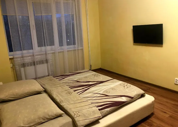 Apartment Gil Apartments, Lermontova 1a, Centre Uzhhorod